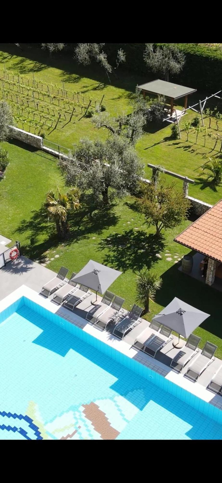 Residence Verdeblu Arco Bagian luar foto